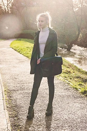 DURAGADGET Luxury PU Leather 15.6" Laptop Zip-up Carry Bag In Black For The Razer Blade Stealth 7 DURAGADGET Luxury PU Leather 15.6" Laptop Zip-up Carry Bag In Black For The Razer Blade Stealth - Image 7